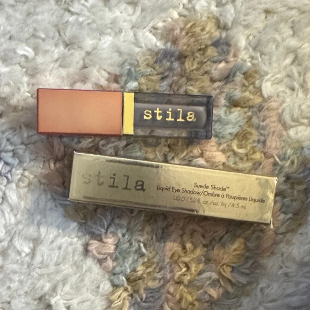 Stila Suede Shade Liquid Eye Shadow: Sheer Powder - Picture 10 of 10